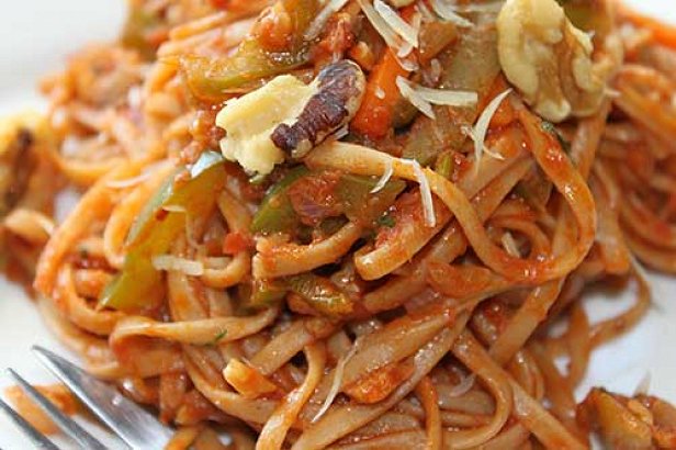 Spaghetti with Walnuts and Cinnamon