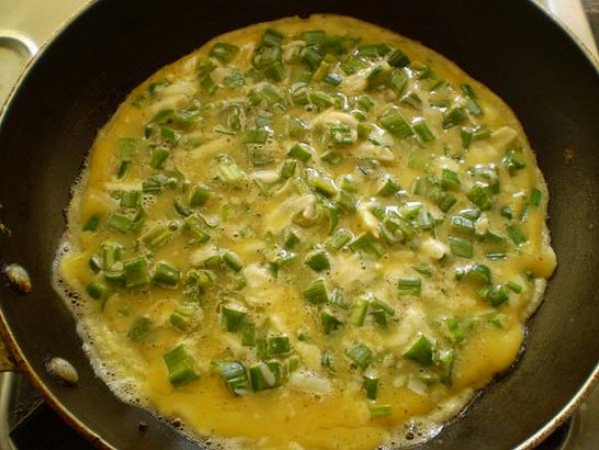 Omelette with Fresh Garlic or Onions
